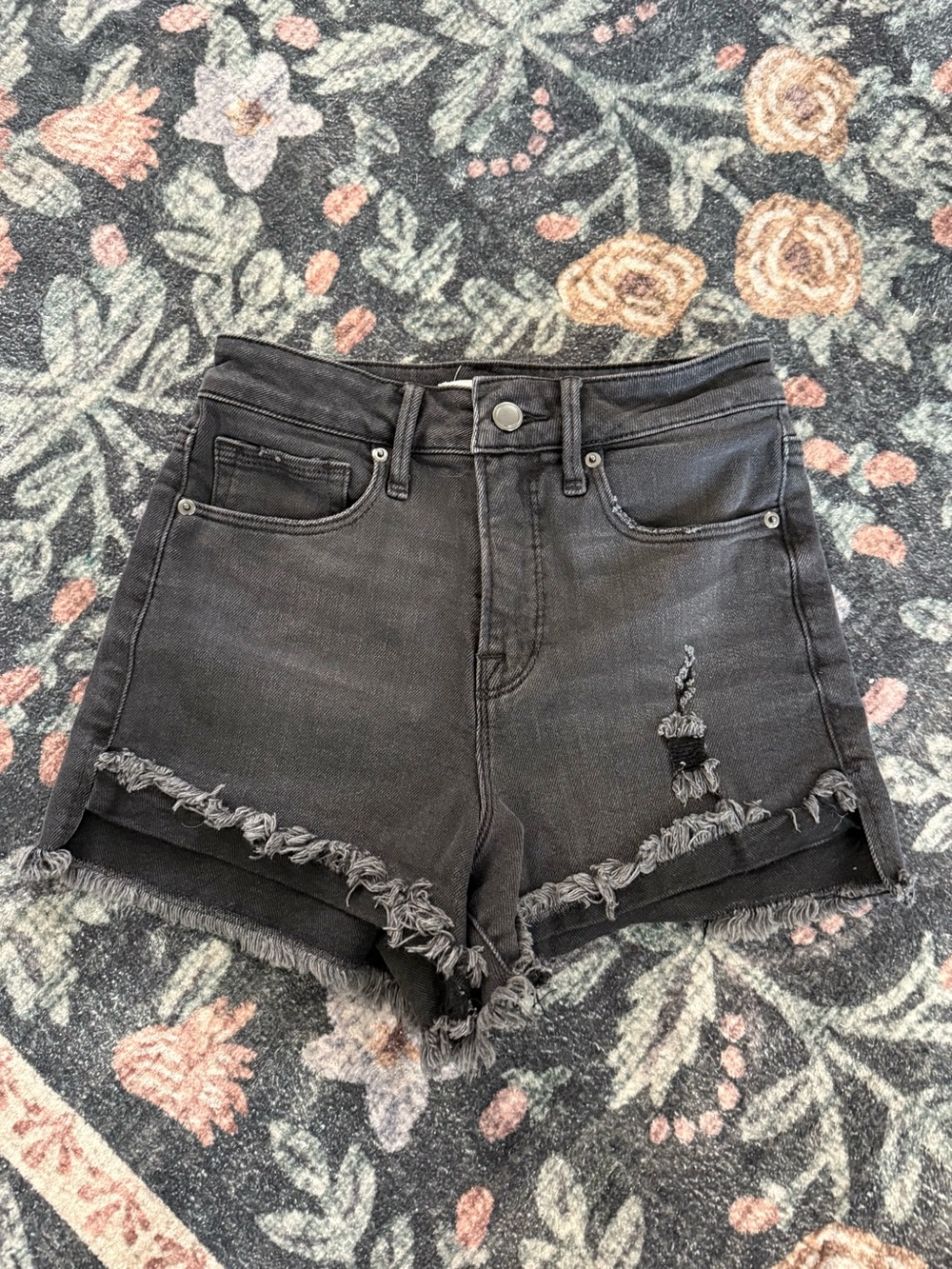 Good American Black Frayed Hem Denim Shorts